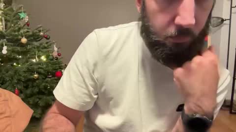 Lanimal online show from December 18, 2025, 11:33 pm