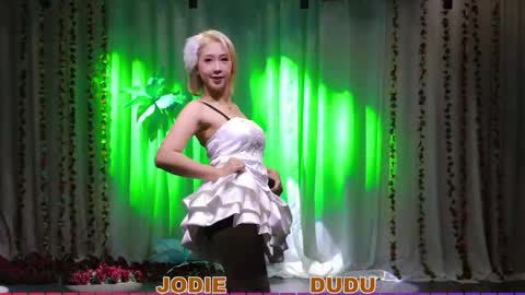 Snapshot of lankwaifong_cindy chatting on April 21, 2026, 2:51 am lankwaifong_cindy online show from April 21, 2026, 2:51 am