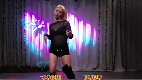 Snapshot of lankwaifong_cindy chatting on April 30, 2026, 2:51 am lankwaifong_cindy online show from April 30, 2026, 2:51 am