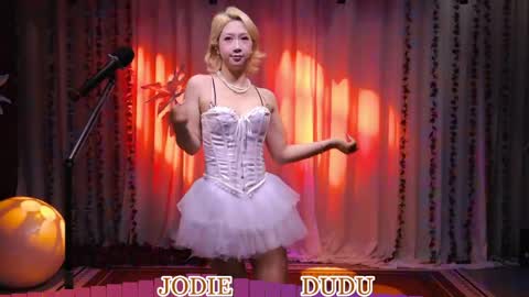 Snapshot of lankwaifong_cindy chatting on May 15, 2026, 3:02 am lankwaifong_cindy online show from May 15, 2026, 3:02 am