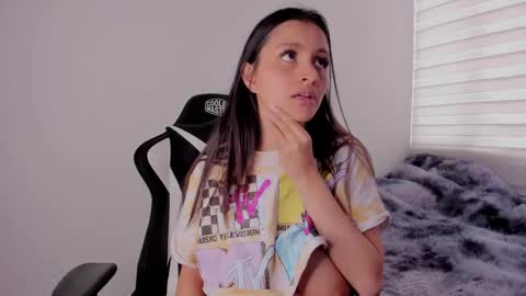 lanna_as online show from January 28, 2025, 5:24 pm