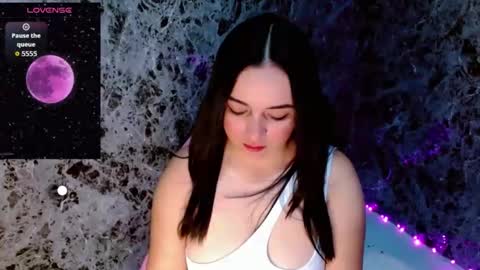 Lanna online show from February 12, 2026, 1:39 pm