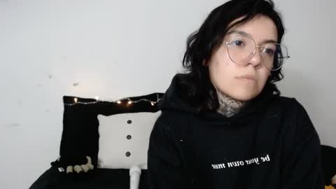 LANNIE   online show from January 17, 2025, 9:28 pm