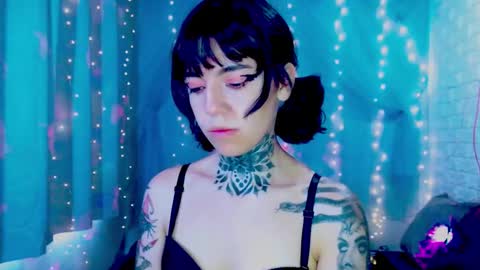 LANNIE   online show from March 10, 2026, 2:22 pm