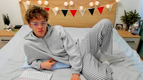 Fandi online show from January 8, 2025, 9:42 am