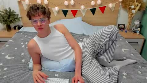 Fandi online show from January 21, 2025, 2:37 pm