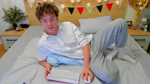 Fandi online show from January 24, 2025, 7:51 am