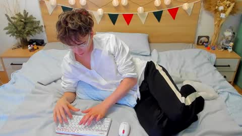 Fandi online show from January 25, 2025, 1:30 pm