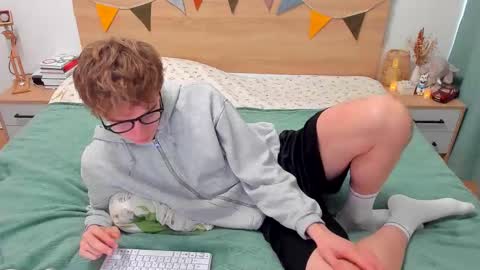 Fandi online show from October 3, 2025, 7:27 am