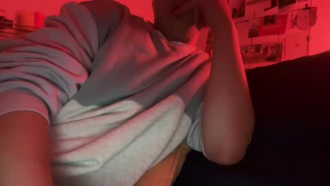 lanyfeboimer34 online show from April 20, 2026, 10:33 pm