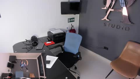  Lara and Danny  online show from September 16, 2025, 7:37 pm