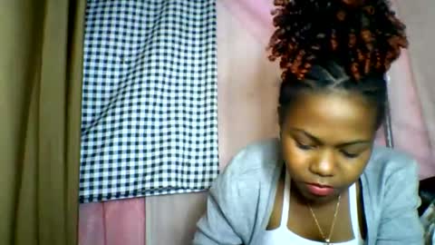 lara_belle online show from June 10, 2026, 4:12 am
