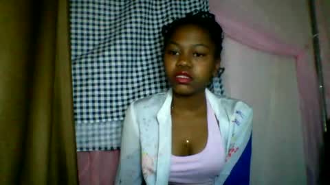 Snapshot of lara_belle chatting on July 7, 2026, 4:04 am lara_belle online show from July 7, 2026, 4:04 am