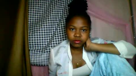 Snapshot of lara_belle chatting on July 14, 2026, 10:26 pm lara_belle online show from July 14, 2026, 10:26 pm