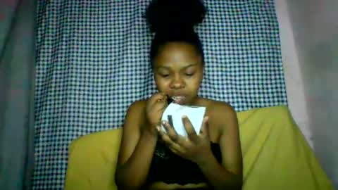 Snapshot of lara_belle chatting on July 19, 2026, 4:22 pm lara_belle online show from July 19, 2026, 4:22 pm