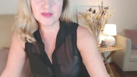 Snapshot of lara_fisher chatting on August 4, 2026, 4:31 pm lara_fisher online show from August 4, 2026, 4:31 pm