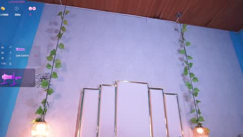 Hello Guys I am Lara Giraldo  WELCOME To my room online show from December 18, 2024, 6:53 am