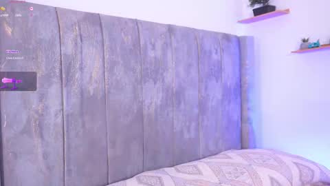 Hello Guys I am Lara Giraldo  WELCOME To my room online show from September 16, 2025, 12:55 am