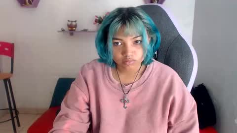 Lara online show from November 9, 2025, 3:10 pm