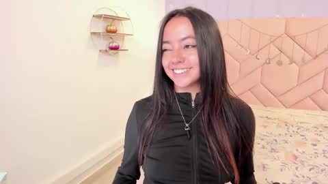lara online show from September 11, 2025, 3:06 am