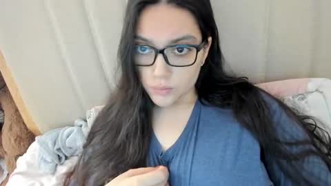 Snapshot of laracamille chatting on May 28, 2026, 5:43 pm lara online show from May 28, 2026, 5:43 pm