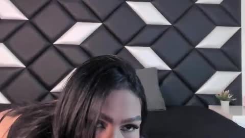 larahouston online show from July 12, 2026, 12:40 pm