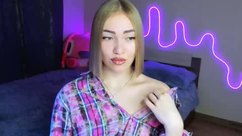 Snapshot of larakrein_lk chatting on October 12, 2025, 3:33 pm LaraKrein lk online show from October 12, 2025, 3:33 pm