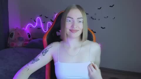 Snapshot of larakrein_lk chatting on October 28, 2025, 6:54 pm LaraKrein lk online show from October 28, 2025, 6:54 pm