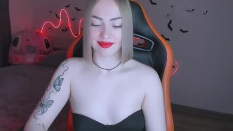 Snapshot of larakrein_lk chatting on November 3, 2025, 3:13 pm LaraKrein lk online show from November 3, 2025, 3:13 pm