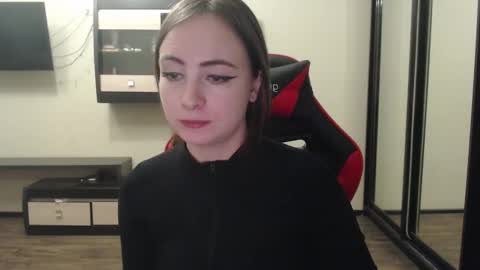 Laralianna online show from February 9, 2025, 3:12 pm