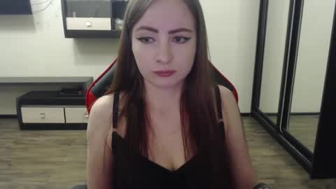 Laralianna online show from March 2, 2025, 12:11 pm