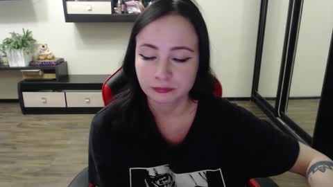 Laralianna online show from September 25, 2025, 3:05 pm