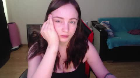 Laralianna online show from April 2, 2026, 11:52 am