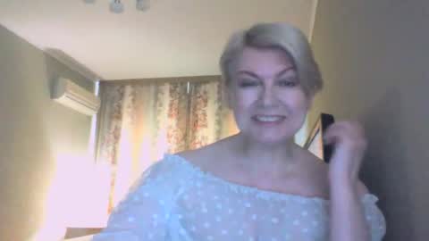 Snapshot of laramrs chatting on April 25, 2026, 8:39 am laramrs online show from April 25, 2026, 8:39 am