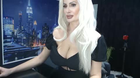 laras_moans online show from February 1, 2025, 8:50 am