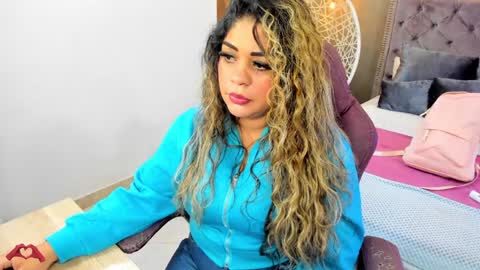 laris_park online show from January 12, 2025, 11:15 pm