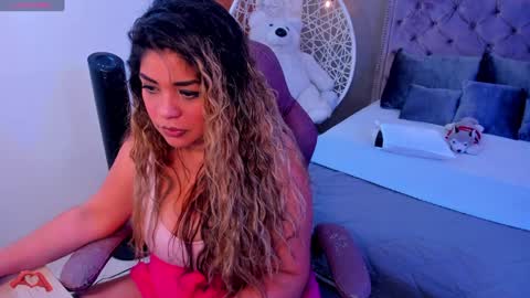 laris_park online show from January 22, 2025, 6:10 am