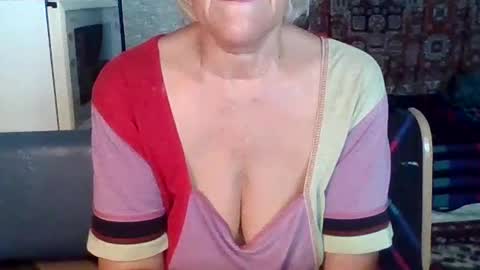 Snapshot of larisaq4ugo24 chatting on July 14, 2026, 11:05 am larisaq4ugo24 online show from July 14, 2026, 11:05 am