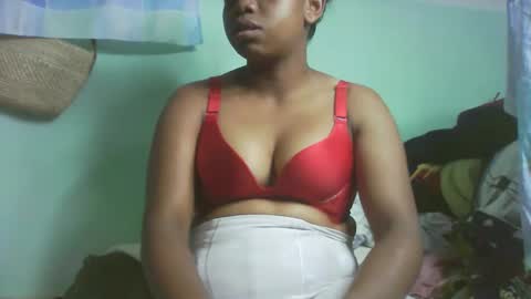 larissa645771 online show from November 15, 2025, 7:54 pm