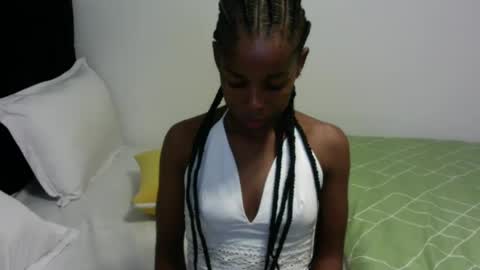 Snapshot of larrine chatting on June 30, 2026, 9:05 pm larrine online show from June 30, 2026, 9:05 pm
