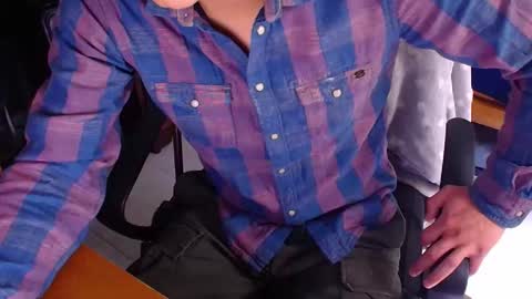 Snapshot of larry_art_a chatting on February 11, 2026, 9:09 pm Larry online show from February 11, 2026, 9:09 pm