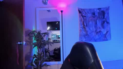 larry_stewart online show from November 28, 2025, 11:07 pm