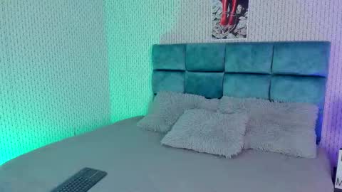 Lary  online show from December 22, 2025, 9:45 pm