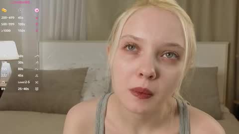 Emilia for my friends Amy online show from November 25, 2025, 1:16 am