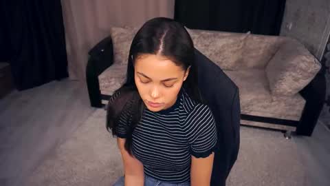 Hey guys Welcome to my room  today is my first day here I hope I like everything here  online show from November 2, 2025, 7:55 am