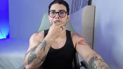 Snapshot of latam_ chatting on August 9, 2026, 3:23 am YOUR BABY online show from August 9, 2026, 3:23 am