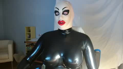 Snapshot of latex_doll_iris chatting on February 25, 2025, 9:46 pm Latex Doll Iris online show from February 25, 2025, 9:46 pm