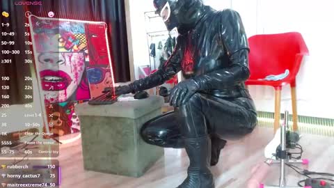 Snapshot of latex_rose_daniels chatting on January 20, 2025, 8:07 pm ROSE online show from January 20, 2025, 8:07 pm