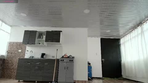 Snapshot of latex_rose_daniels chatting on February 19, 2025, 5:49 pm ROSE online show from February 19, 2025, 5:49 pm
