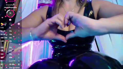 Snapshot of latex_rose_daniels chatting on March 4, 2025, 10:49 pm ROSE online show from March 4, 2025, 10:49 pm